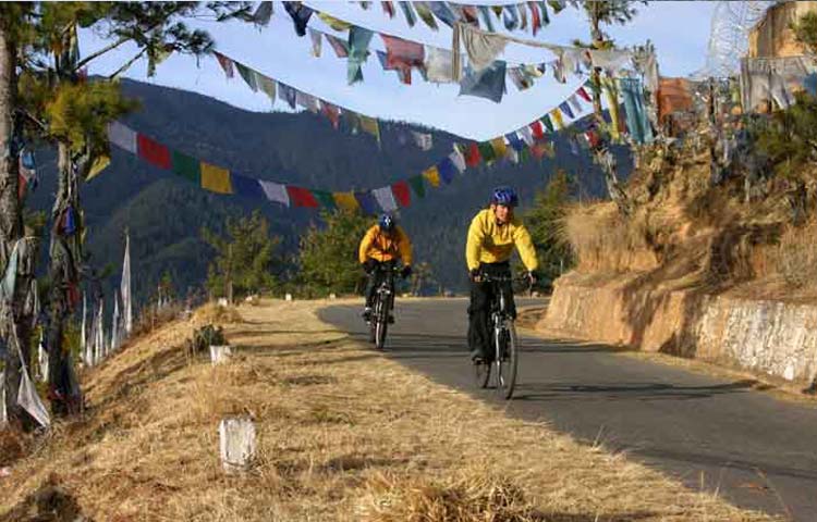 cycling tour dharamsala, cycle for rent dharamsala, kareri cycling tour package